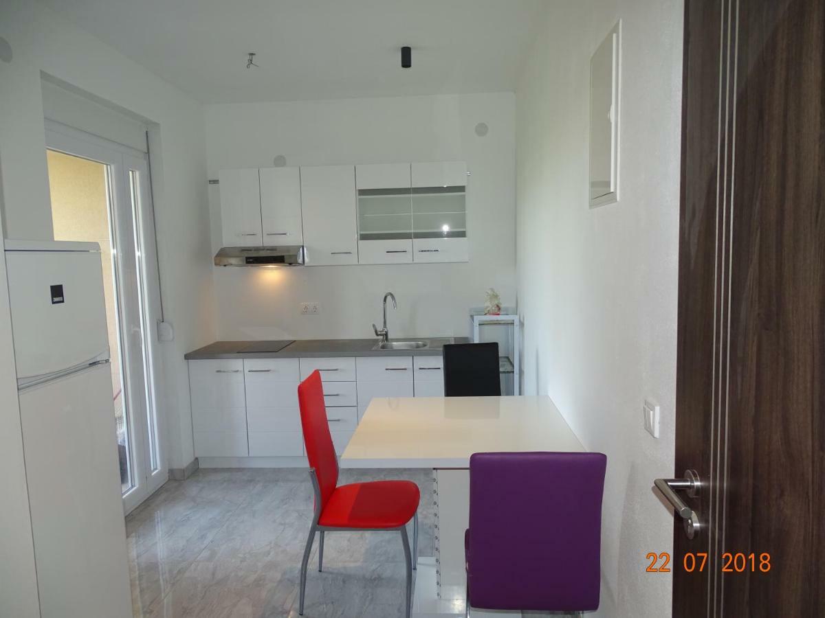 Apartments Borna Sukošan Eksteriør billede